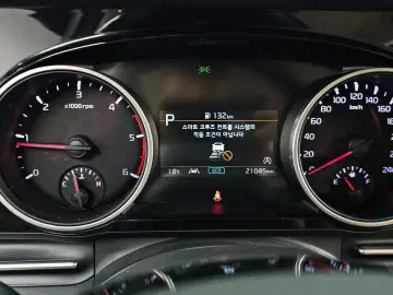 2021 Kia Carnival с пробегом 21 045 км