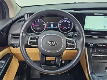 2021 Kia Carnival с пробегом 21 045 км