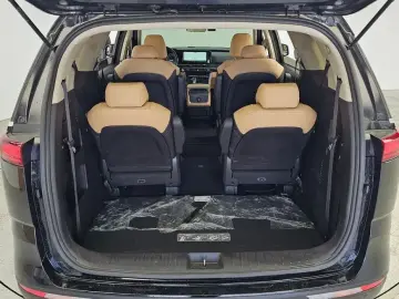 2021 Kia Carnival с пробегом 21 045 км