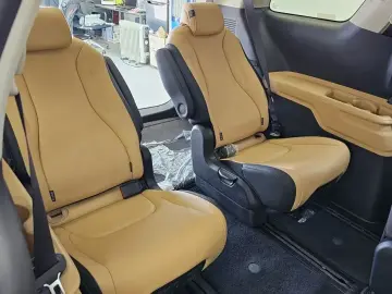 2021 Kia Carnival с пробегом 21 045 км
