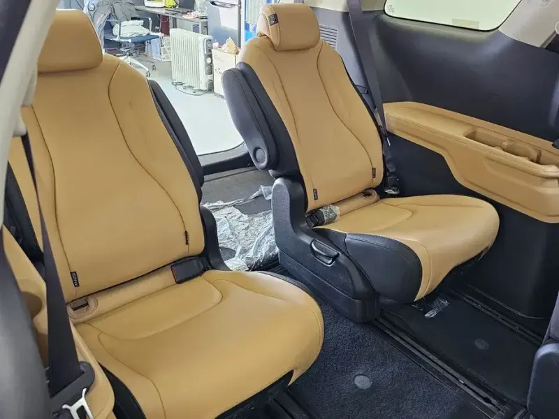 2021 Kia Carnival с пробегом 21 045 км