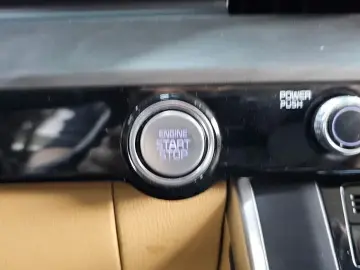 2021 Kia Carnival с пробегом 21 045 км