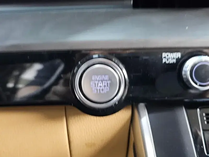 2021 Kia Carnival с пробегом 21 045 км