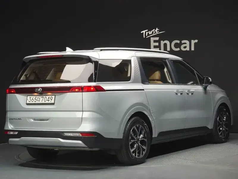 2021 Kia Carnival с пробегом 49 479 км