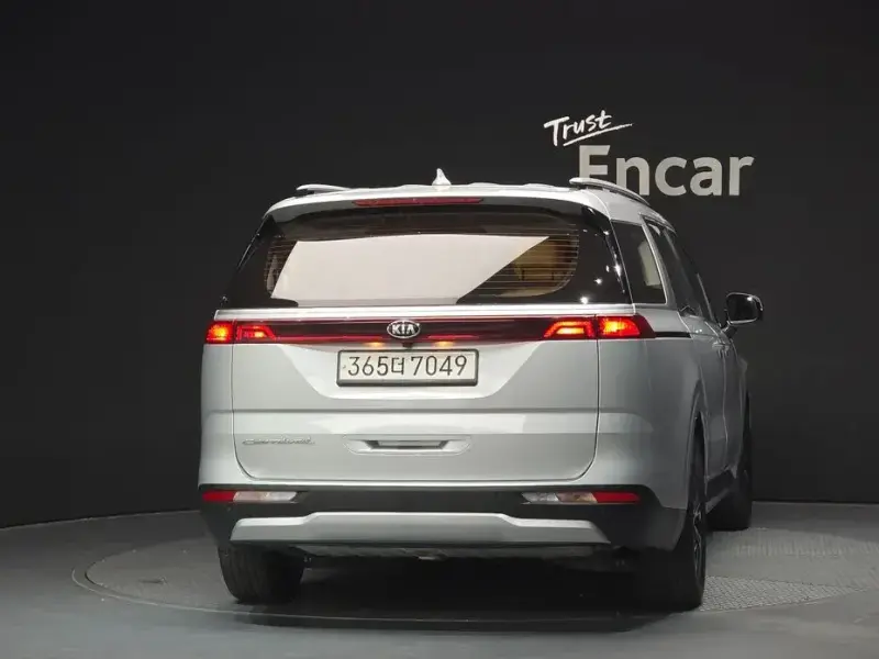 2021 Kia Carnival с пробегом 49 479 км