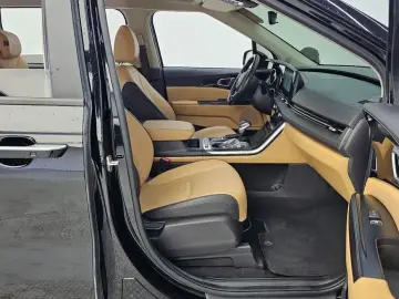 2021 Kia Carnival с пробегом 21 045 км