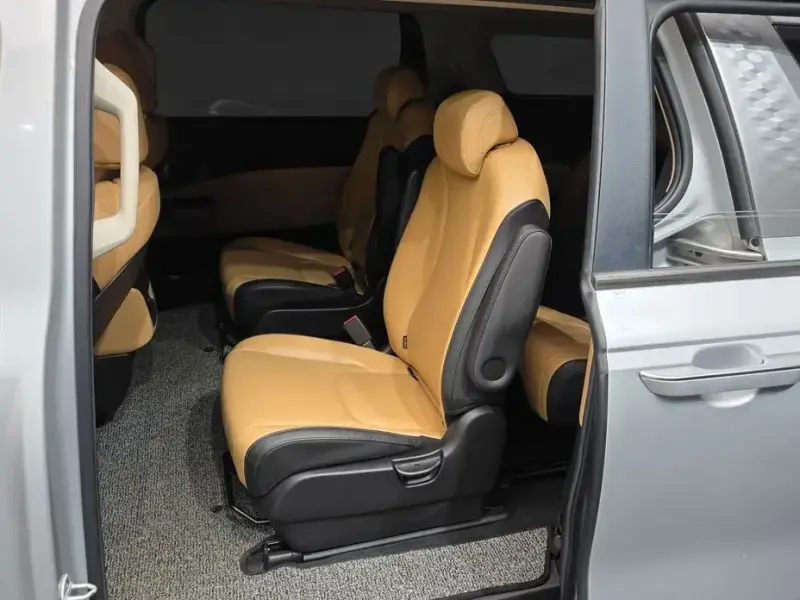 2021 Kia Carnival с пробегом 49 479 км