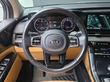 2021 Kia Carnival с пробегом 49 479 км