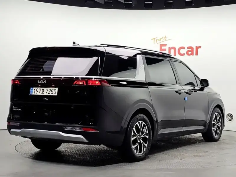2022 Kia Carnival с пробегом 61 887 км