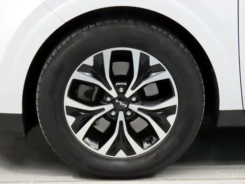 2023 Kia Carnival с пробегом 124 251 км