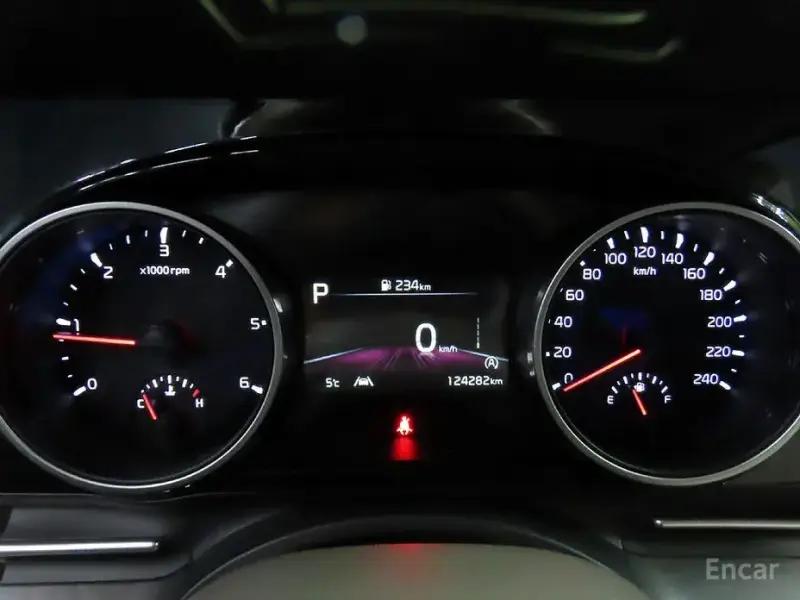 2023 Kia Carnival с пробегом 124 251 км