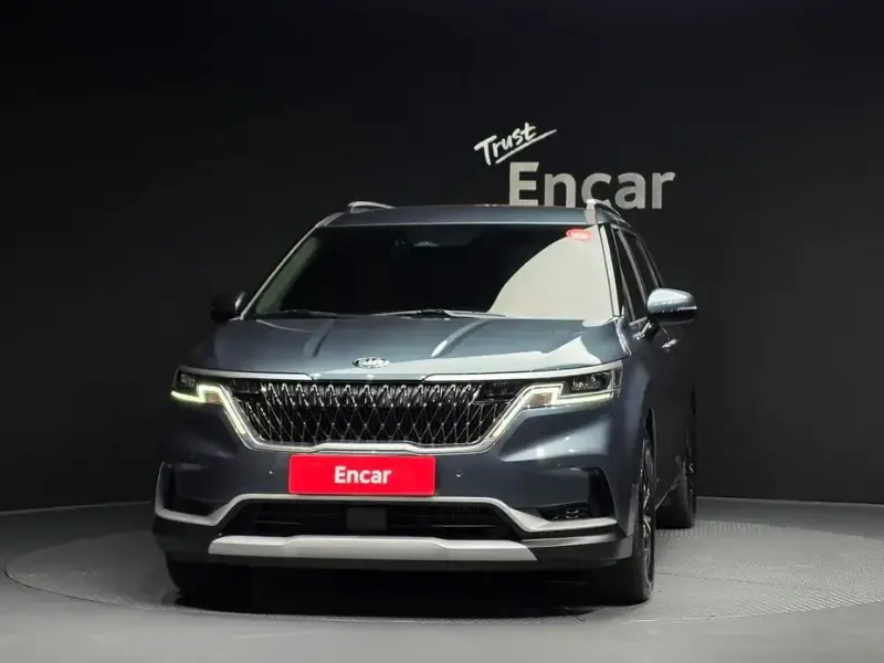 2021 Kia Carnival с пробегом 15 385 км