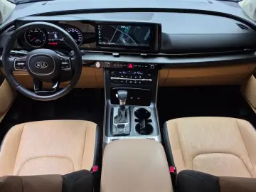 2021 Kia Carnival с пробегом 15 385 км