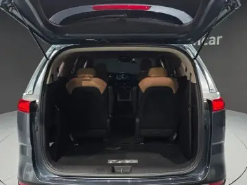 2021 Kia Carnival с пробегом 15 385 км