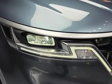 2021 Kia Carnival с пробегом 15 385 км