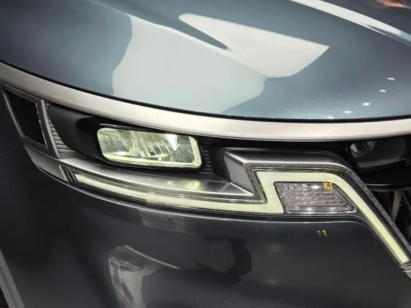 2021 Kia Carnival с пробегом 15 385 км