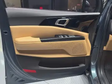 2021 Kia Carnival с пробегом 15 385 км