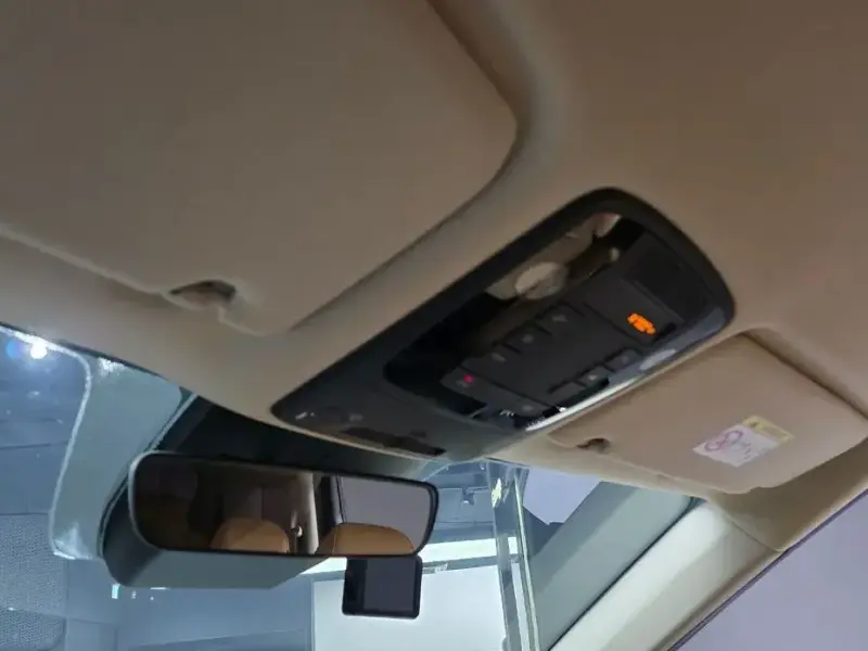 2021 Kia Carnival с пробегом 15 385 км
