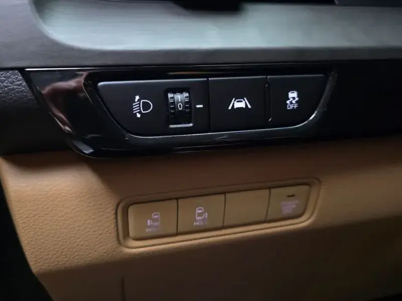 2021 Kia Carnival с пробегом 15 385 км