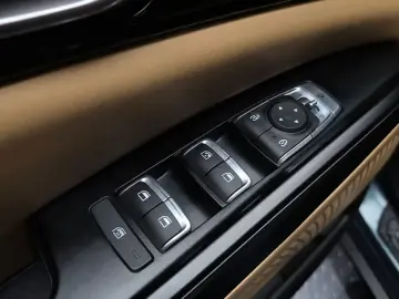 2021 Kia Carnival с пробегом 15 385 км
