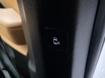 2021 Kia Carnival с пробегом 15 385 км