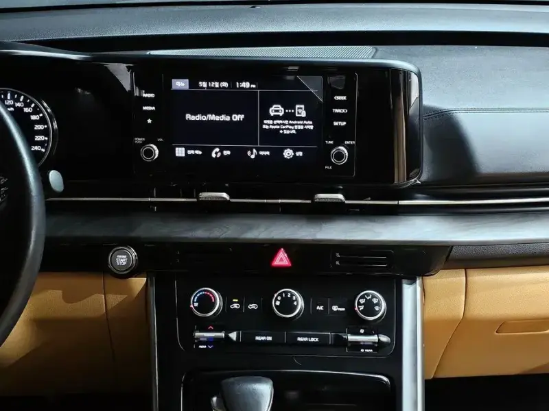 2022 Kia Carnival с пробегом 77 516 км