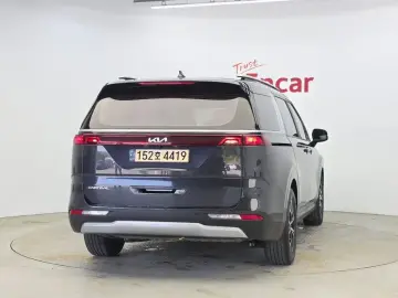 2022 Kia Carnival с пробегом 61 259 км