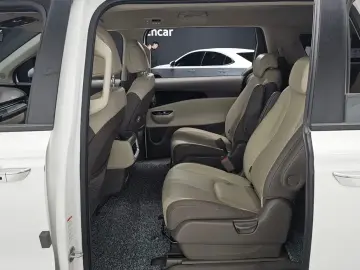 2022 Kia Carnival с пробегом 58 729 км