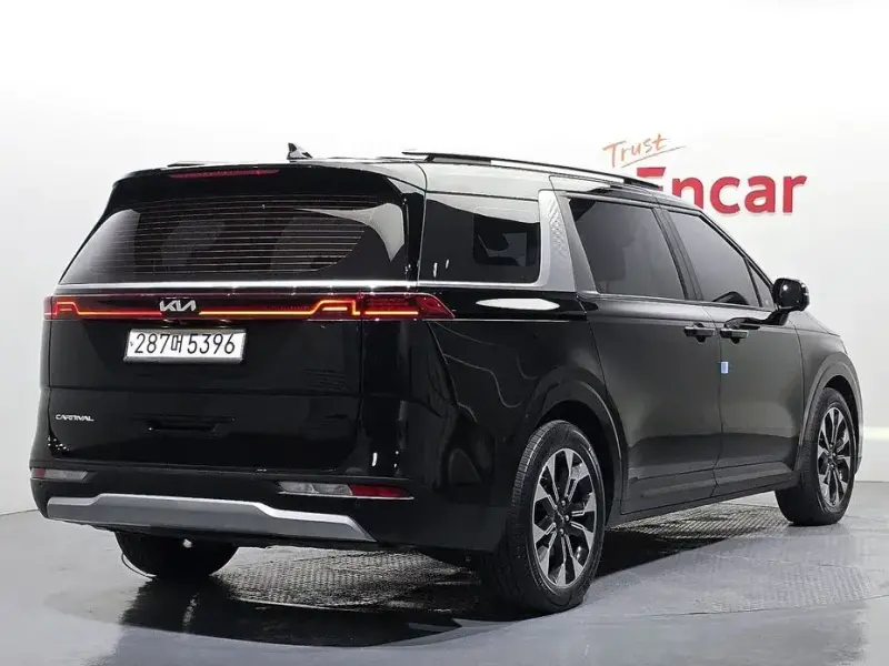 2022 Kia Carnival с пробегом 35 136 км