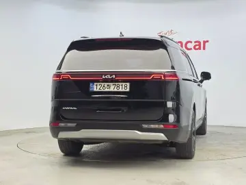 2022 Kia Carnival с пробегом 111 597 км
