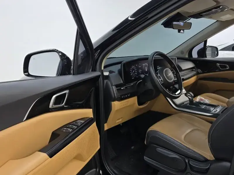 2022 Kia Carnival с пробегом 111 597 км