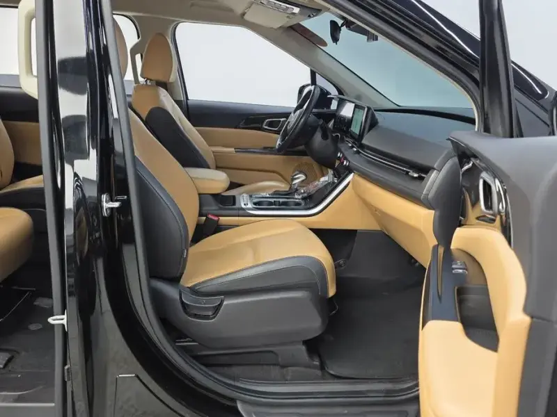2022 Kia Carnival с пробегом 111 597 км