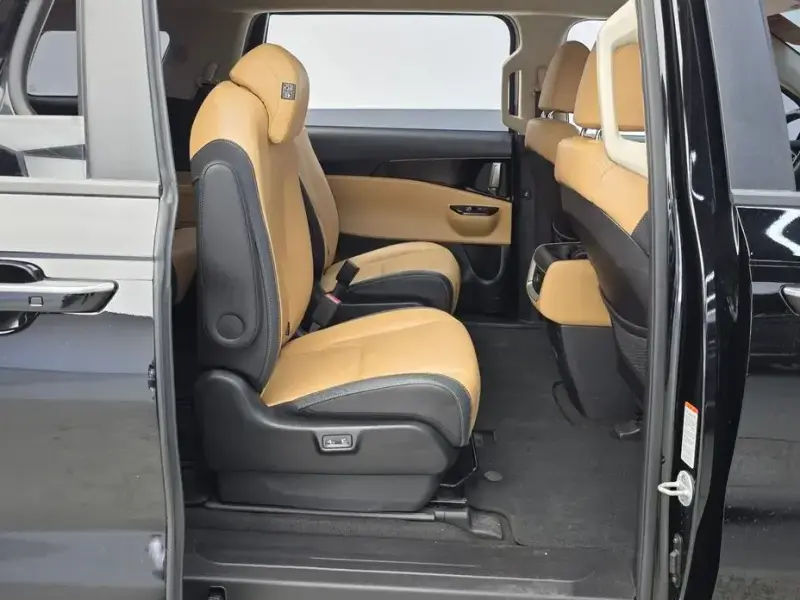 2022 Kia Carnival с пробегом 111 597 км