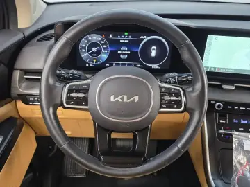 2022 Kia Carnival с пробегом 111 597 км