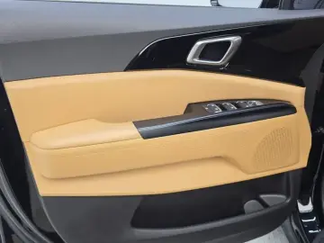 2022 Kia Carnival с пробегом 111 597 км