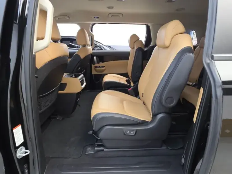 2022 Kia Carnival с пробегом 111 597 км
