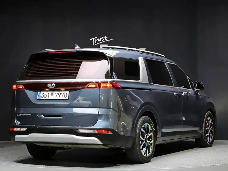 2021 Kia Carnival с пробегом 64 899 км