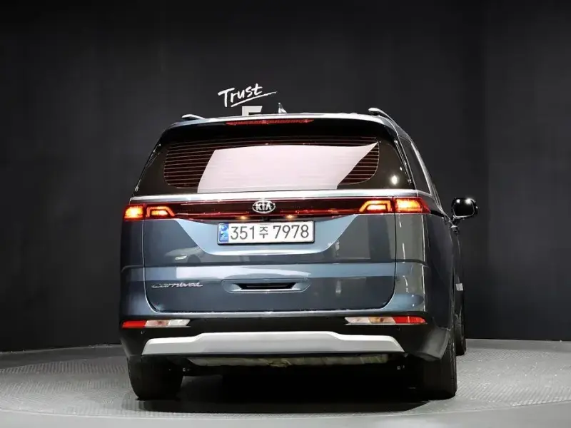 2021 Kia Carnival с пробегом 64 899 км