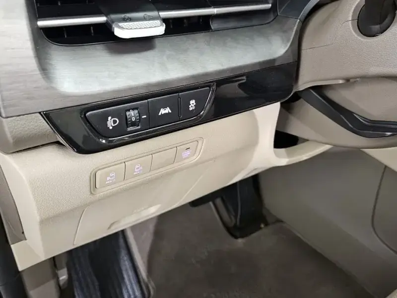 2023 Kia Carnival с пробегом 78 020 км
