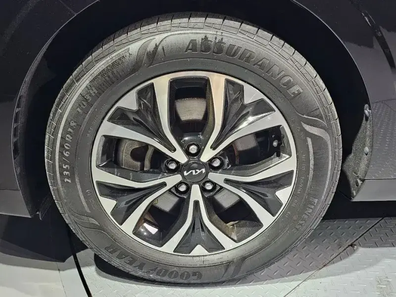 2022 Kia Carnival с пробегом 62 182 км