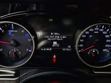 2022 Kia Carnival с пробегом 62 182 км