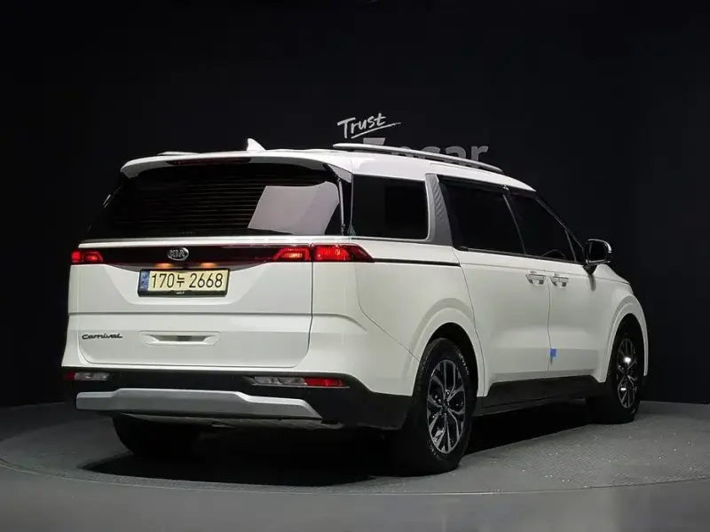 2021 Kia Carnival с пробегом 68 211 км