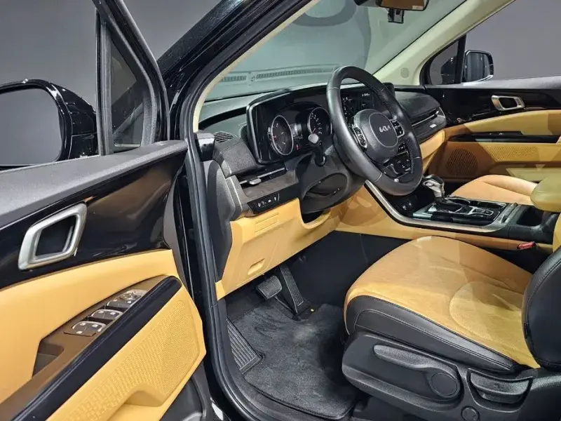 2022 Kia Carnival с пробегом 62 182 км