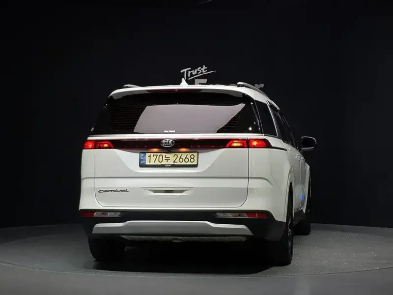 2021 Kia Carnival с пробегом 68 211 км