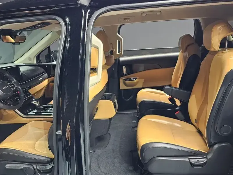 2022 Kia Carnival с пробегом 62 182 км