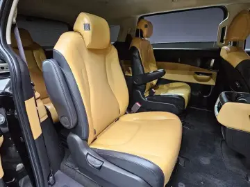 2022 Kia Carnival с пробегом 62 182 км