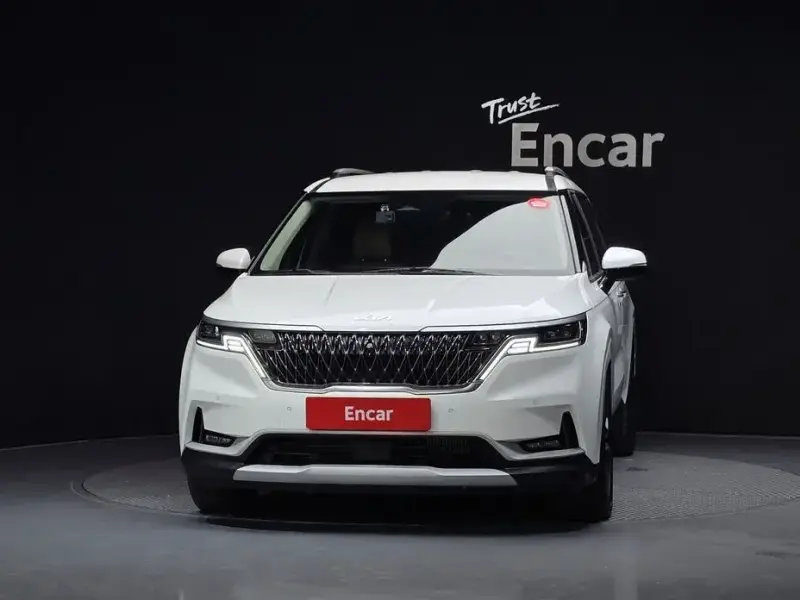 2022 Kia Carnival с пробегом 15 515 км