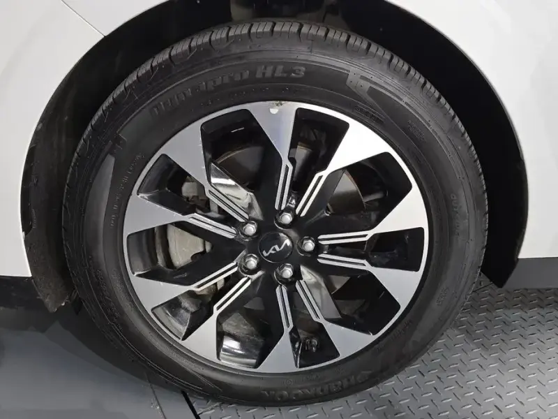 2022 Kia Carnival с пробегом 15 515 км