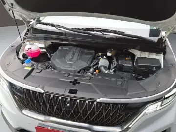 2022 Kia Carnival с пробегом 15 515 км
