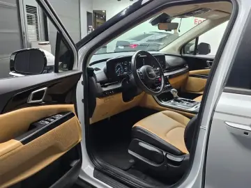 2022 Kia Carnival с пробегом 15 515 км